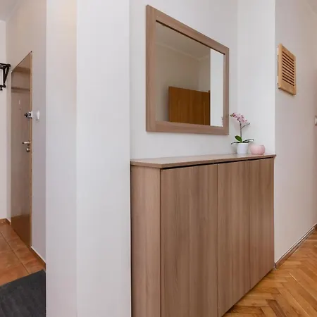 Spacious In Stocznia By Renters * Gdańsk