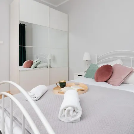 Spacious In Stocznia By Renters * Gdańsk
