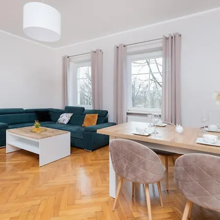 Apartament Spacious In Stocznia By Renters Gdańsk