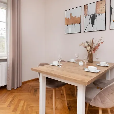 Spacious In Stocznia By Renters Lägenhet *