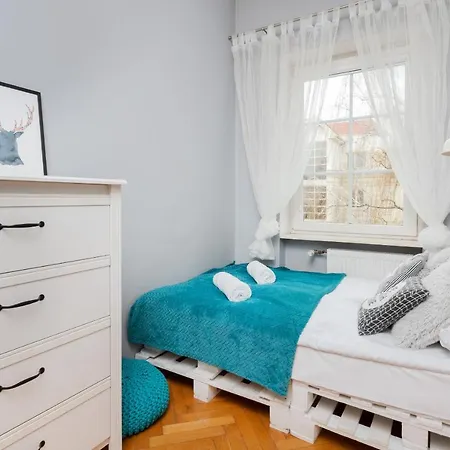 Spacious In Stocznia By Renters Apartament
