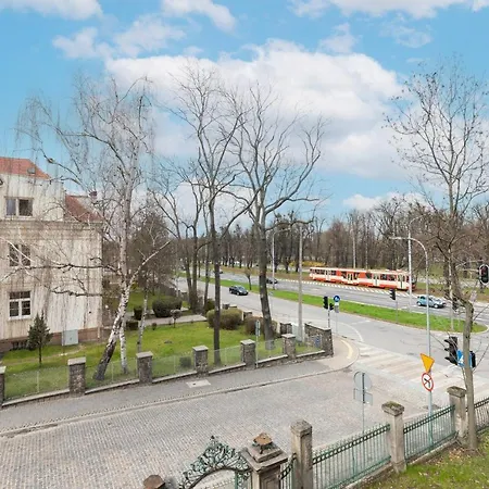 Spacious In Stocznia By Renters Apartament